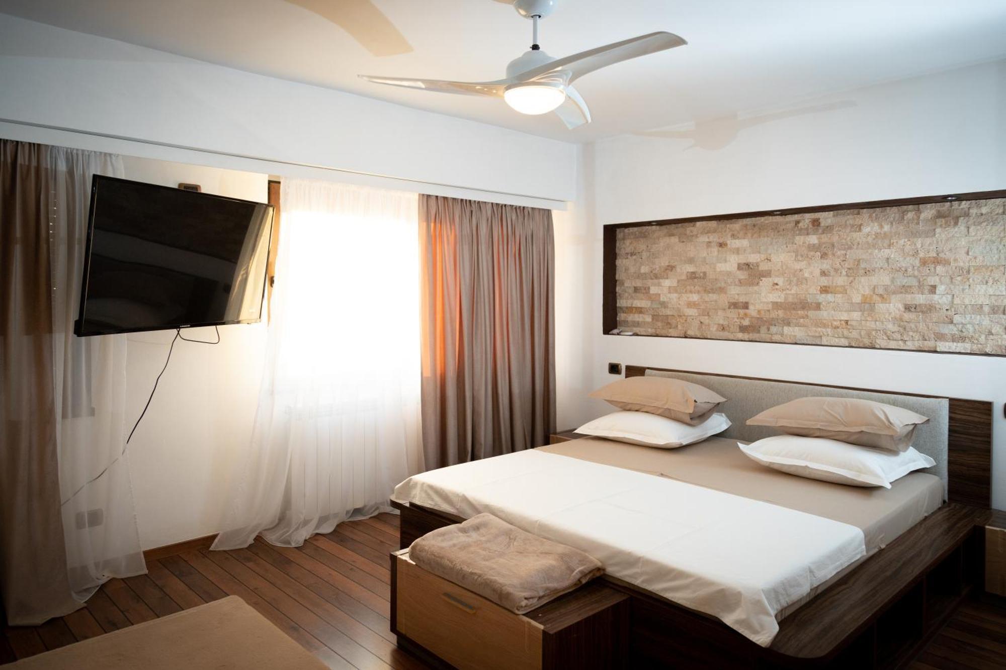 Apartament Central 1 دروبيتا تورنو سيفيرين المظهر الخارجي الصورة